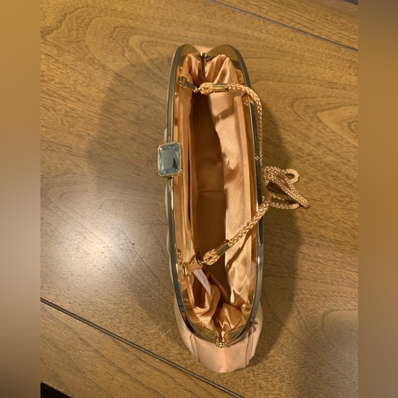 Apt 9 Womens Gold Satin Pleated Clutch, Snap Top Closure With Crystal , Like New - Picture 4 of 15